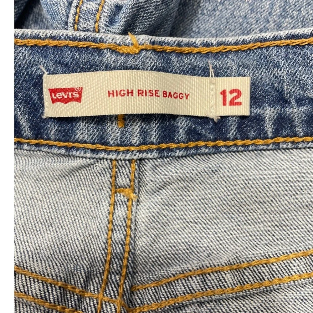Levis style wide